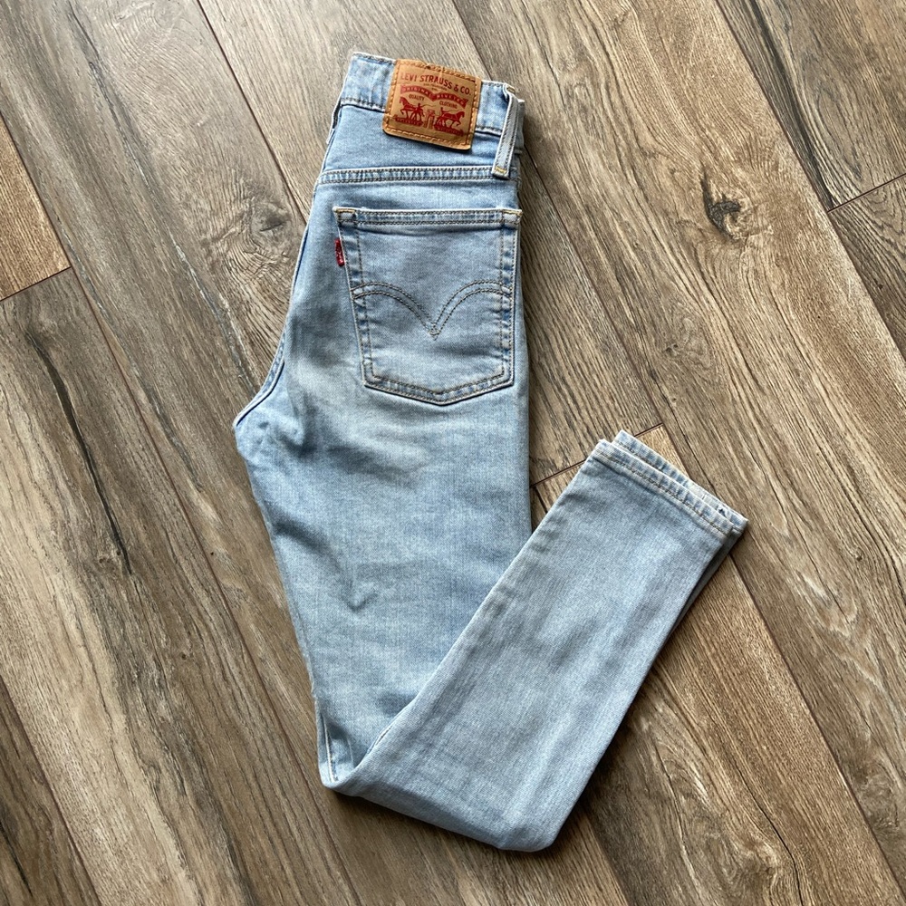 Levi’s wedgie skinny jeans